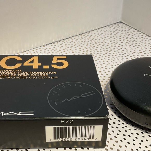 MAC Studio Fix Powder Plus Foundation C4.5 - Picture 6 of 11